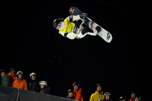 蔡雪桐第7次收获“水晶球” 日本单板再现集团优势